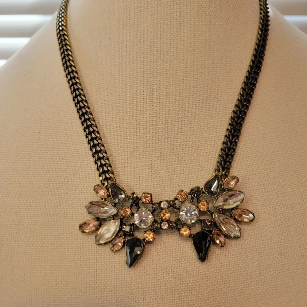 Stunning Sparkly Statement Neclace on Bronze chain.